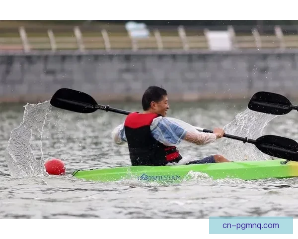 皮划艇公开赛：挑战波涛，闯水上风暴