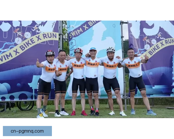 铁人三项巅峰挑战：极速游泳、飞驰骑行、坚持长跑